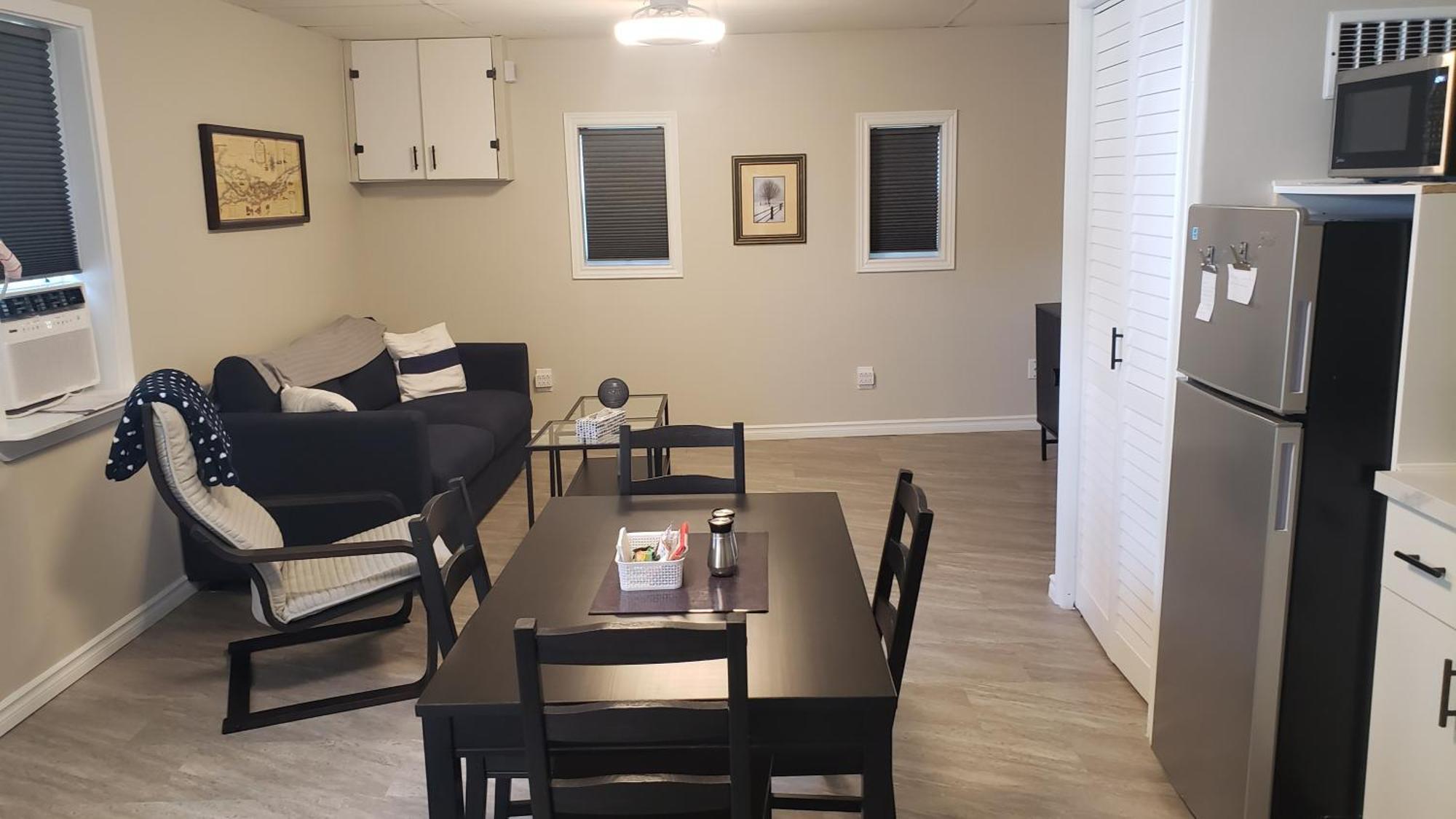 Cozy Home On A Quiet Street Minutes To Dt Kingston Exterior foto